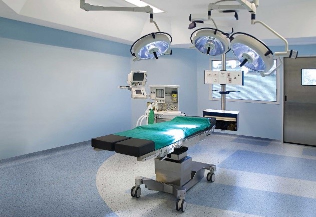 sala de cirurgia com piso vinilico azul e cinza
